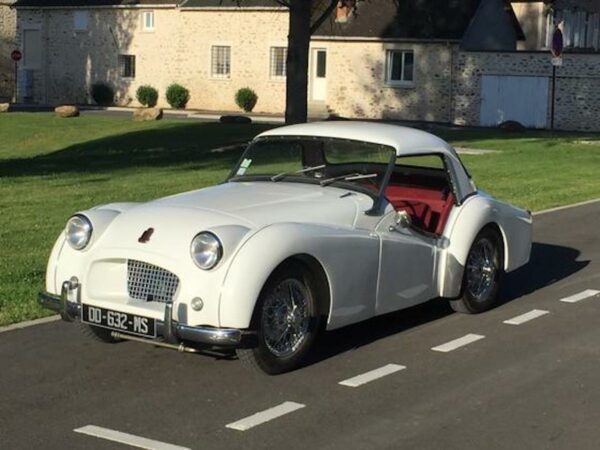 TRIUMPH TR2