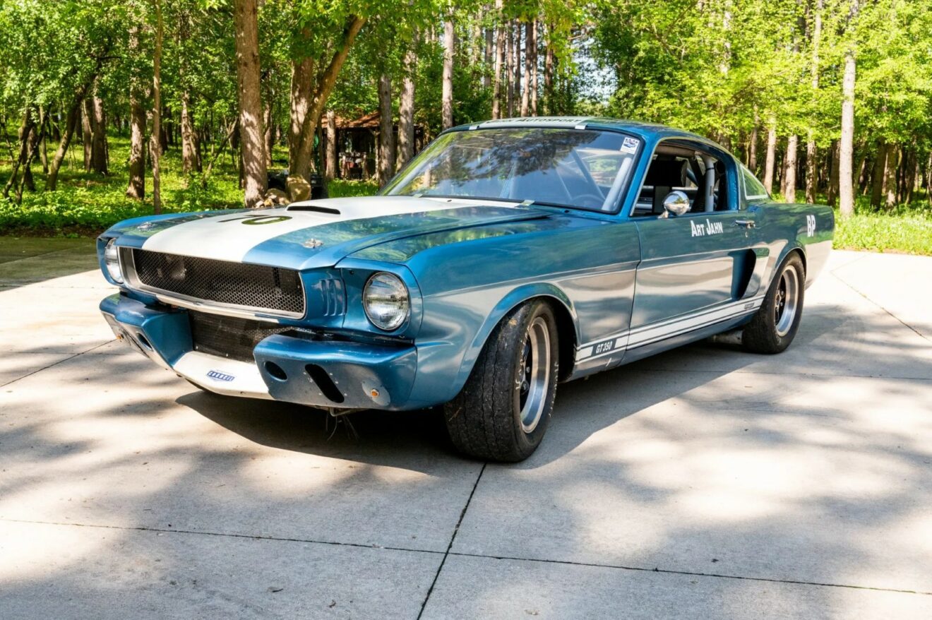 FORD MUSTANG FASTBACK HI SPEC RACECAR 1965