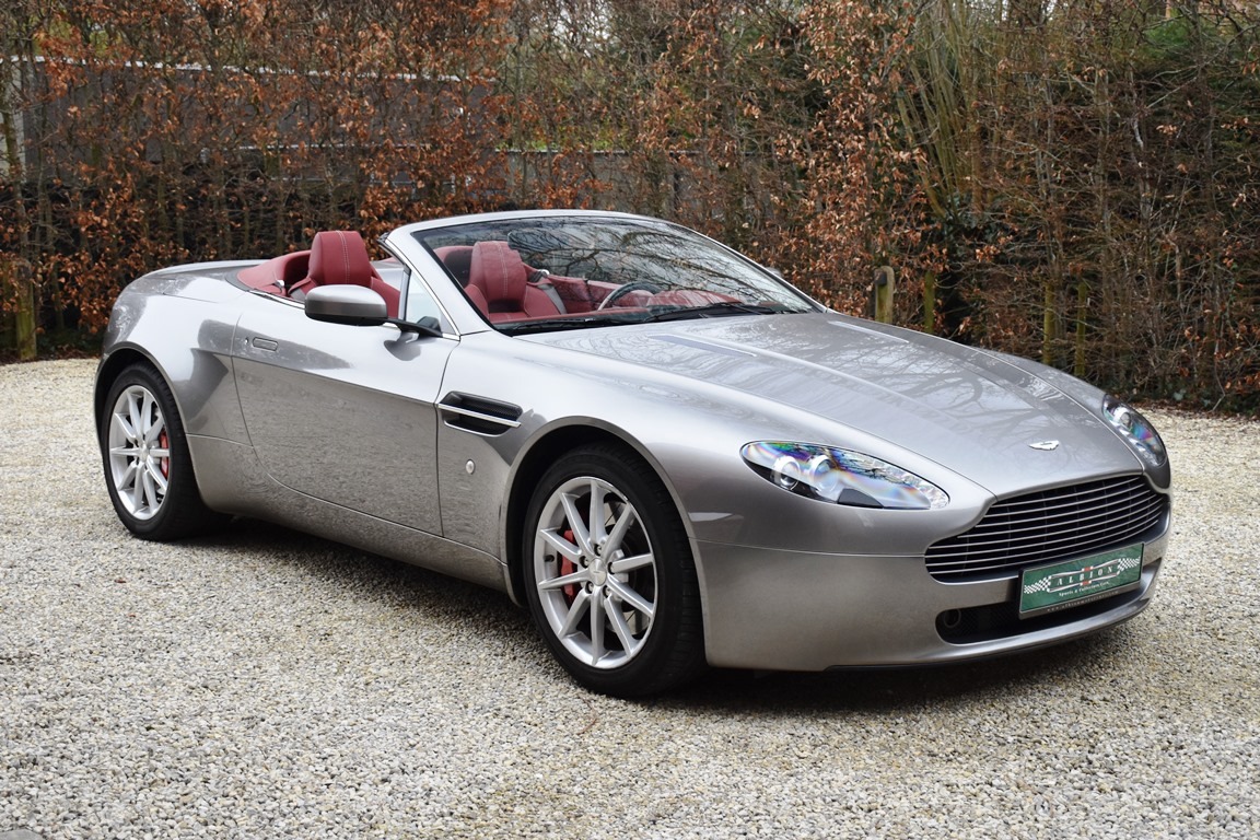 ASTON MARTIN V8 VANTAGE ROADSTER