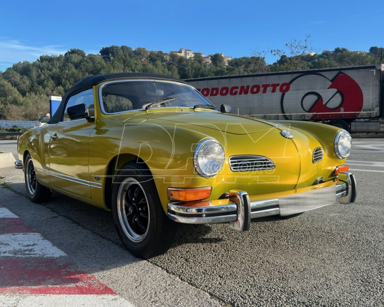 VOLKSWAGEN KARMAN GHIA