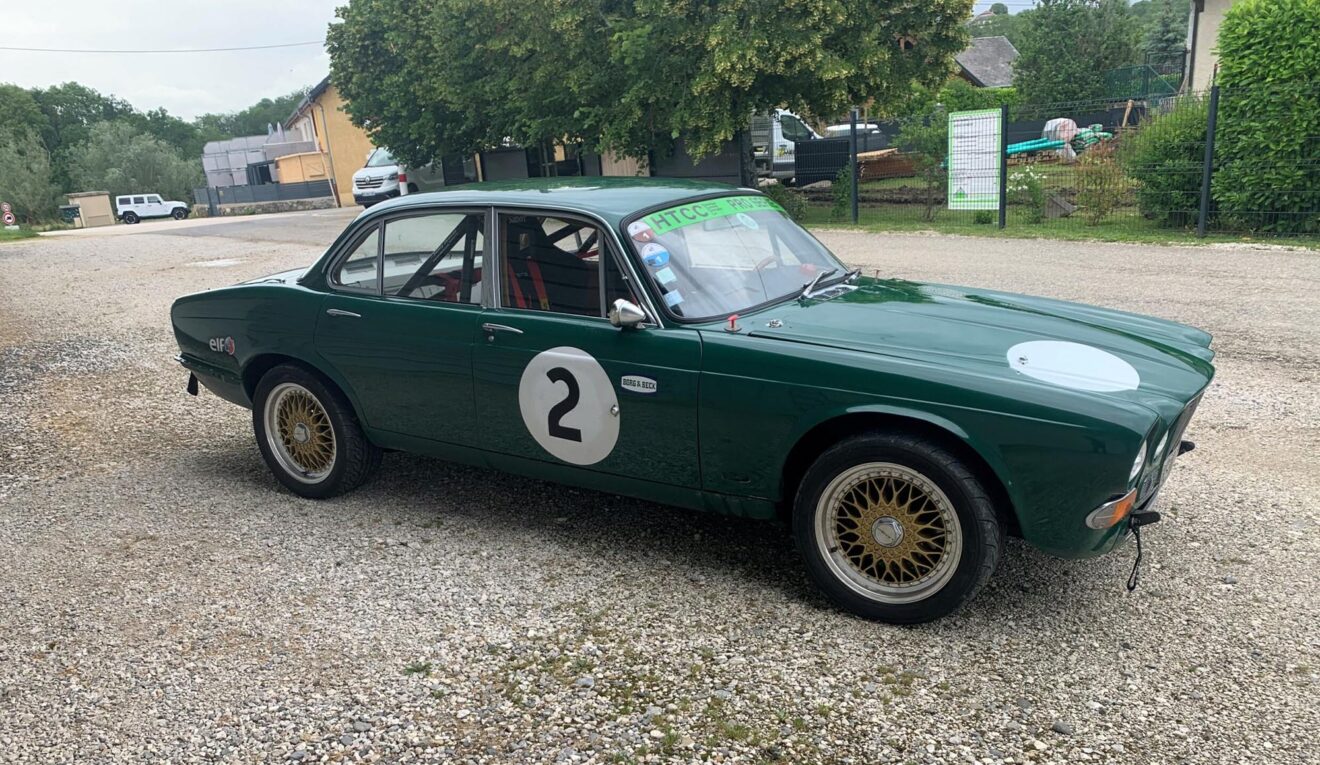 JAGUAR XJ6 PREPAREE POUR LA COURSE