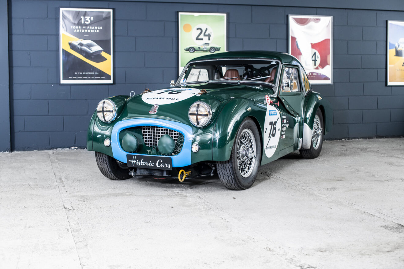TRIUMPH TR2 FIA