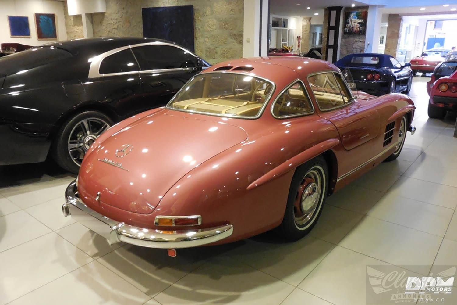 Mercedes 300 SL, la voiture aux ailes de papillon