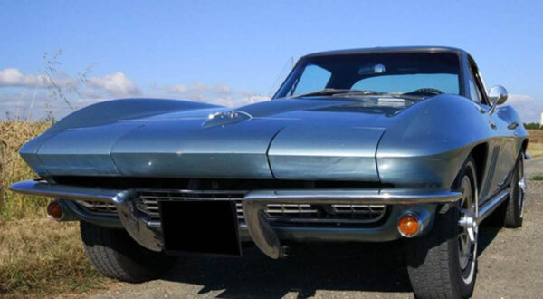 CHEVROLET CORVETTE STINGRAY COUPE 65