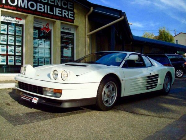 FERRARI TESTAROSSA