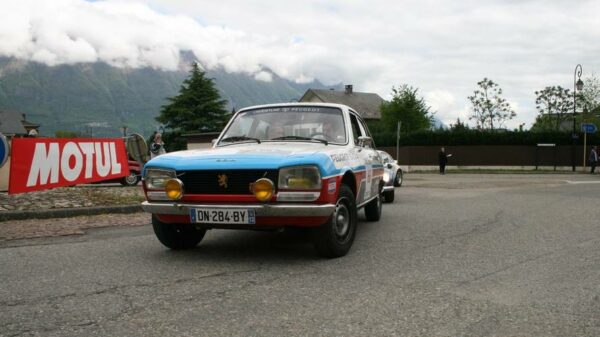 PEUGEOT 504 Ti TOUR AUTO