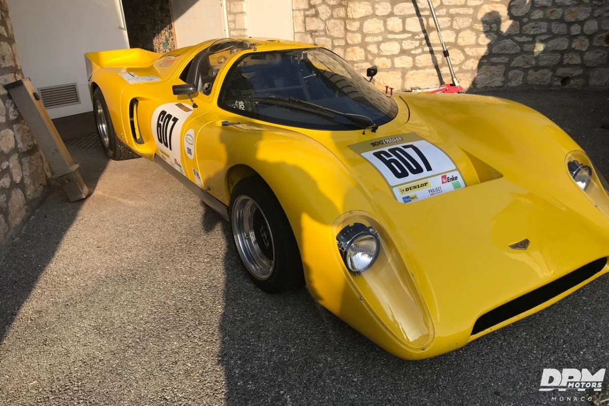 CHEVRON B16