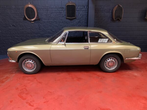 ALFA ROMEO GIULIA 1750 GT VELOCE