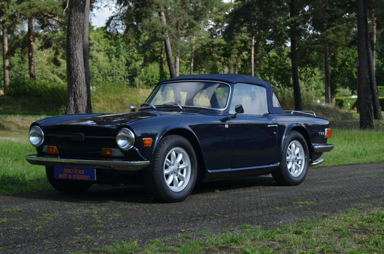 TRIUMPH TR6 PI