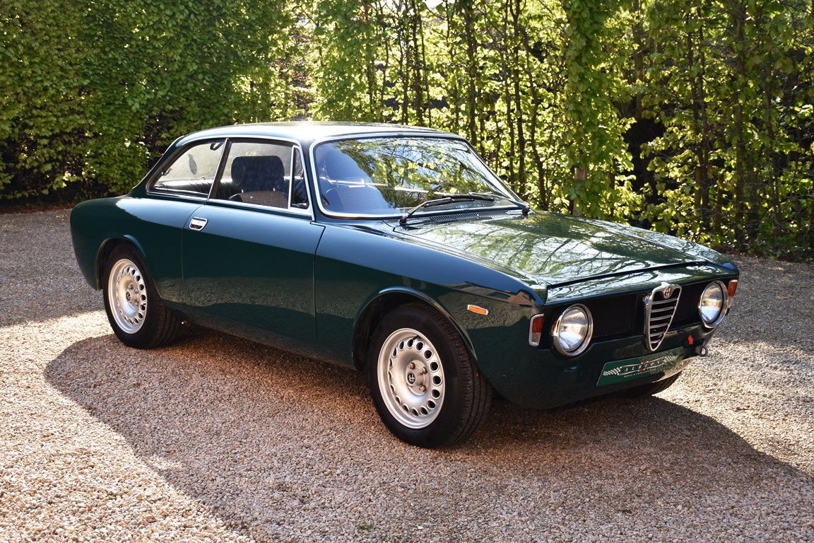 ALFA ROMEO GT 1300 JUNIOR ＂SCALINO＂